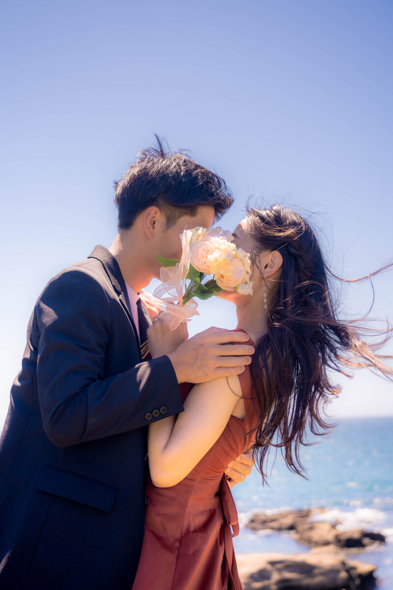 顔隠しポーズ！