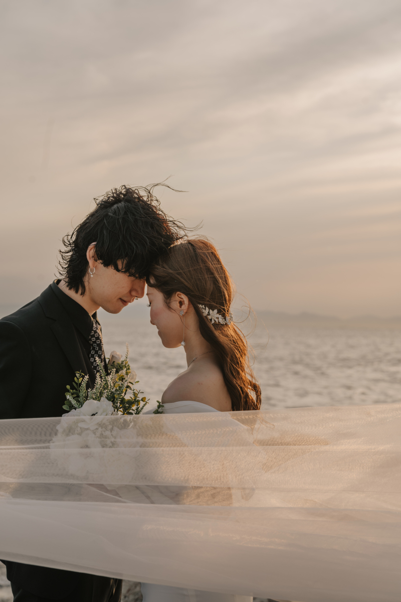 おでこを合わせて