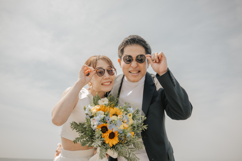 サングラスを使ったショットも！