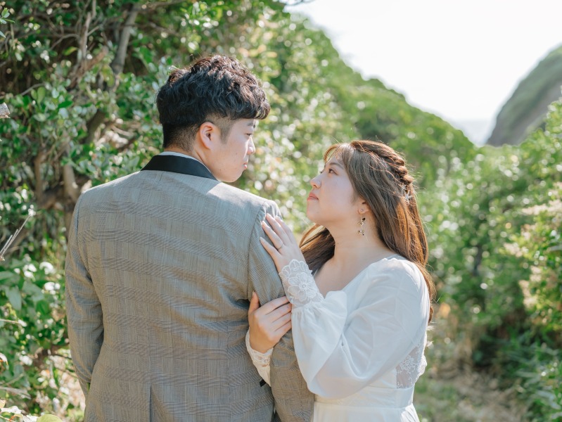 緑を背景にしたアップのカット