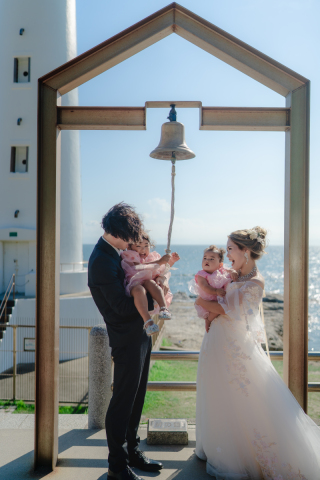 家族で前撮り。青空とドレスが素敵なロケーションフォト