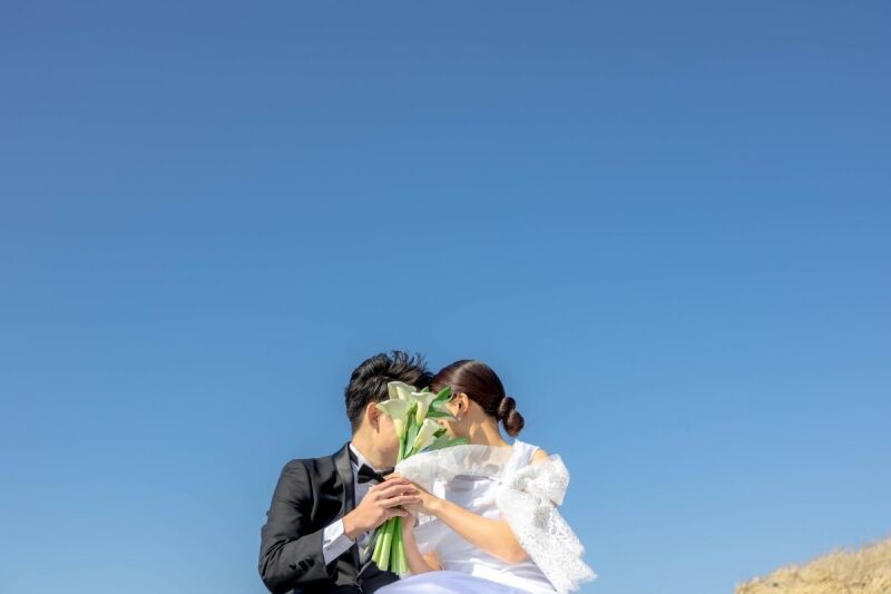 【★衣装フル＋壮大なドローン撮影込★】選べるドレス＋タキシード♪| ドローン撮影付オープニングムービー撮影プラン