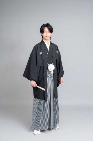 黒色紋付羽織袴