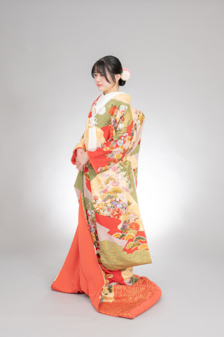色０２２