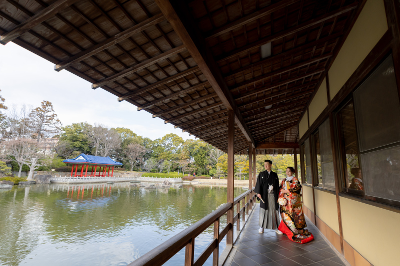 和の廊下で佇む