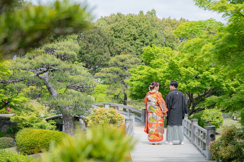 橋の上の後ろ姿