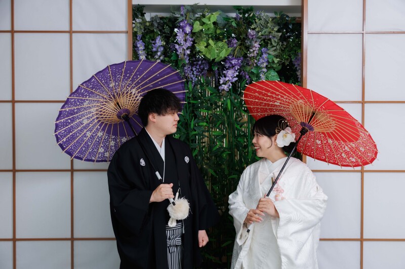 和傘を合わせて華やかに