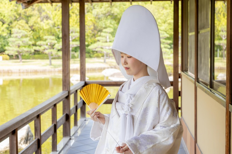縁側の花嫁姿