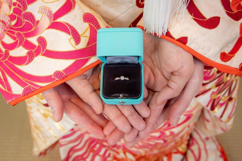 お客様の指輪ケースを使った手元ショット。