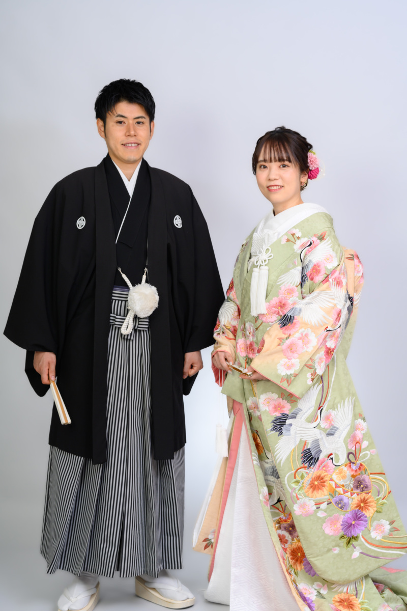 グリーンベースの色打掛と