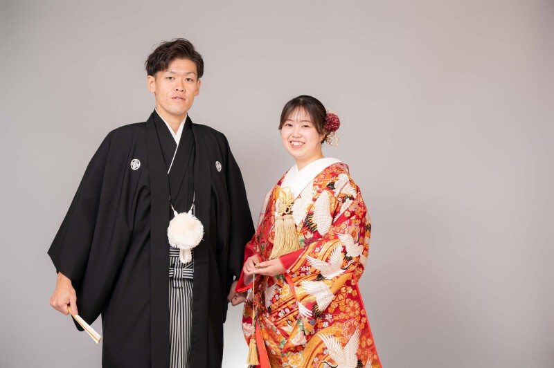 シンプル背景で衣裳を主役に