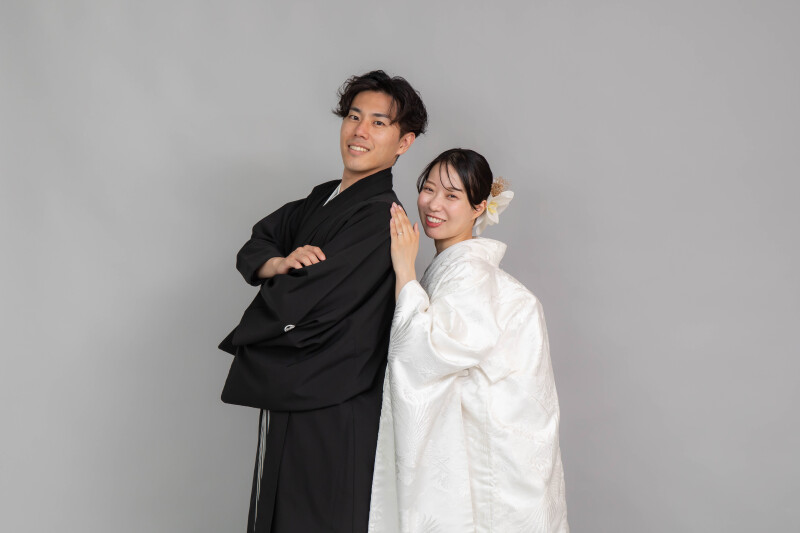 笑顔で寄り添うおふたり