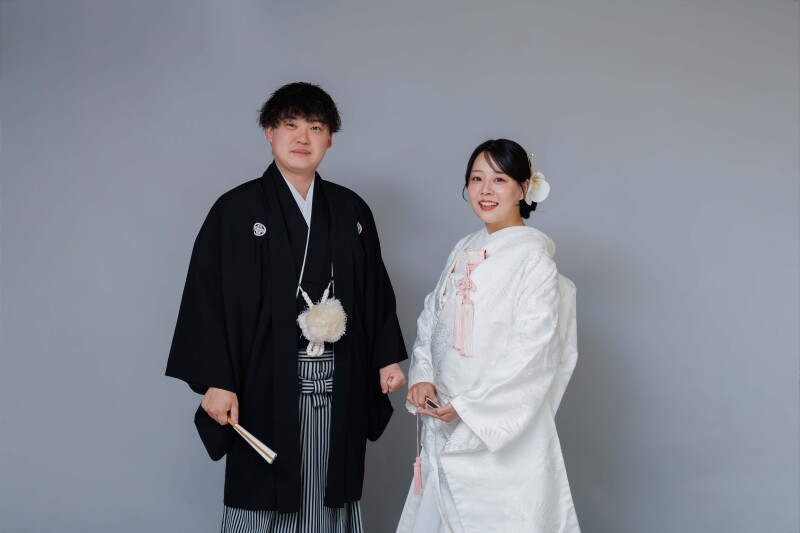 まずは白無垢でスタジオ撮影