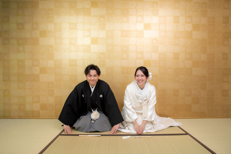 ますはスタジオで正座ショット！