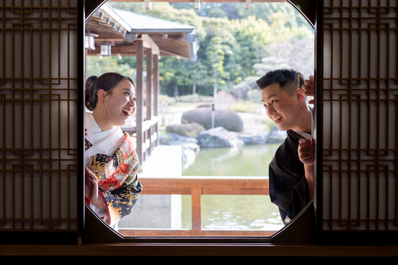 窓越しのふたり