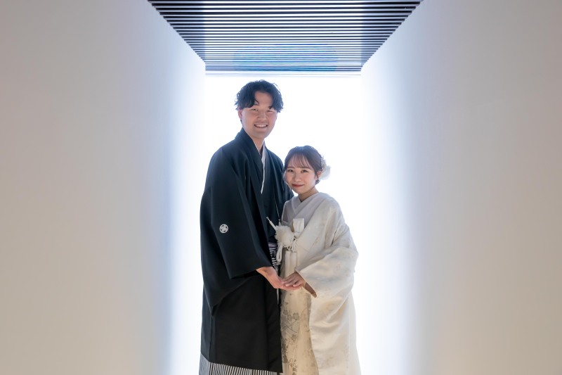 撮影の最後は、当店スタジオの廊下での一枚