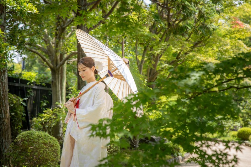 特価!【色打掛&白無垢】【日本庭園&スタジオ】10月末日まで撮影限定|写真データ200カット付き【99,000円】
