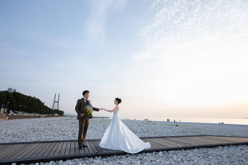 早割【12/1~1/31の撮影】選べる特典♪和装⇒スタジオ&ドレス⇒マーブルビーチで撮影★衣裳(2着)・美容・撮影データ付