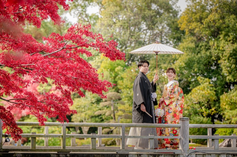 【紅葉プラン】特典付き【色打掛&白無垢】【日本庭園&スタジオ】11月14日~30日まで限定|200カット納品【130,000円】