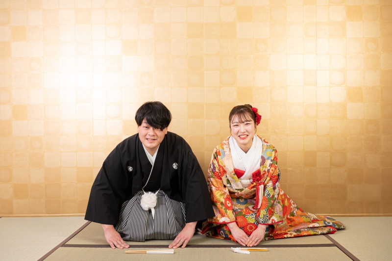 1番人気♪【1月末迄・1日1組限定】和装⇒スタジオ&ドレス⇒中の島公会堂で撮影★衣裳(2着)・美容・撮影データ付き