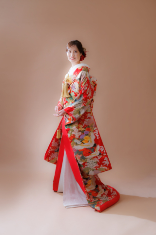 スタジオプラン★お好きな和装を２着着てスタジオで撮影♪衣裳（差額無し）・美容・撮影データ込