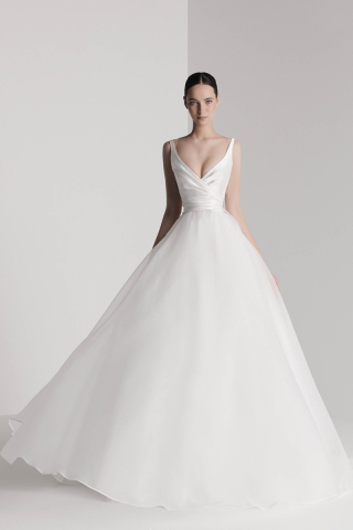 ANTONIO RIVA ADELAIDE（アデライデ）