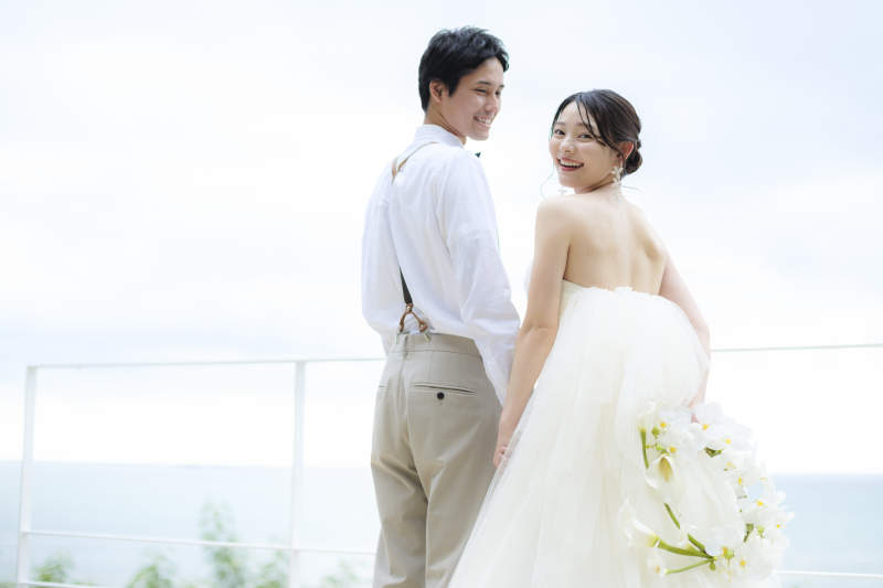 【選べる瀬長島ホテルオリジナルドレス1着付♡】プライベートフォトウエディング♡ビーチ&ウミカジテラス撮影♪　