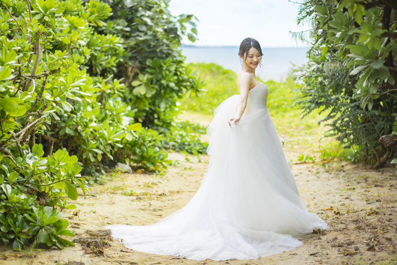 【選べる瀬長島ホテルオリジナルドレス1着付♡】プライベートフォトウエディング♡ビーチ&ウミカジテラス撮影♪　