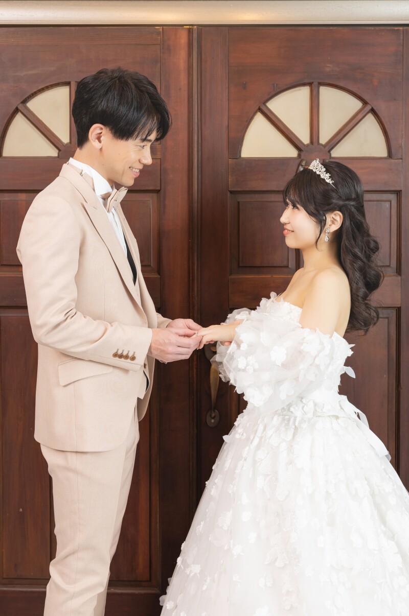 扉の背景で挙式感が味わえちゃう°˖✧