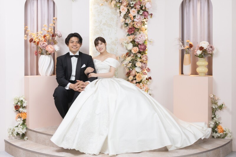 寄り添う笑顔に、花を添えて。