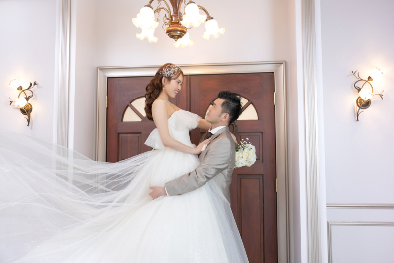 ご新郎様の腕の見せ所！！《抱き上げ》カット