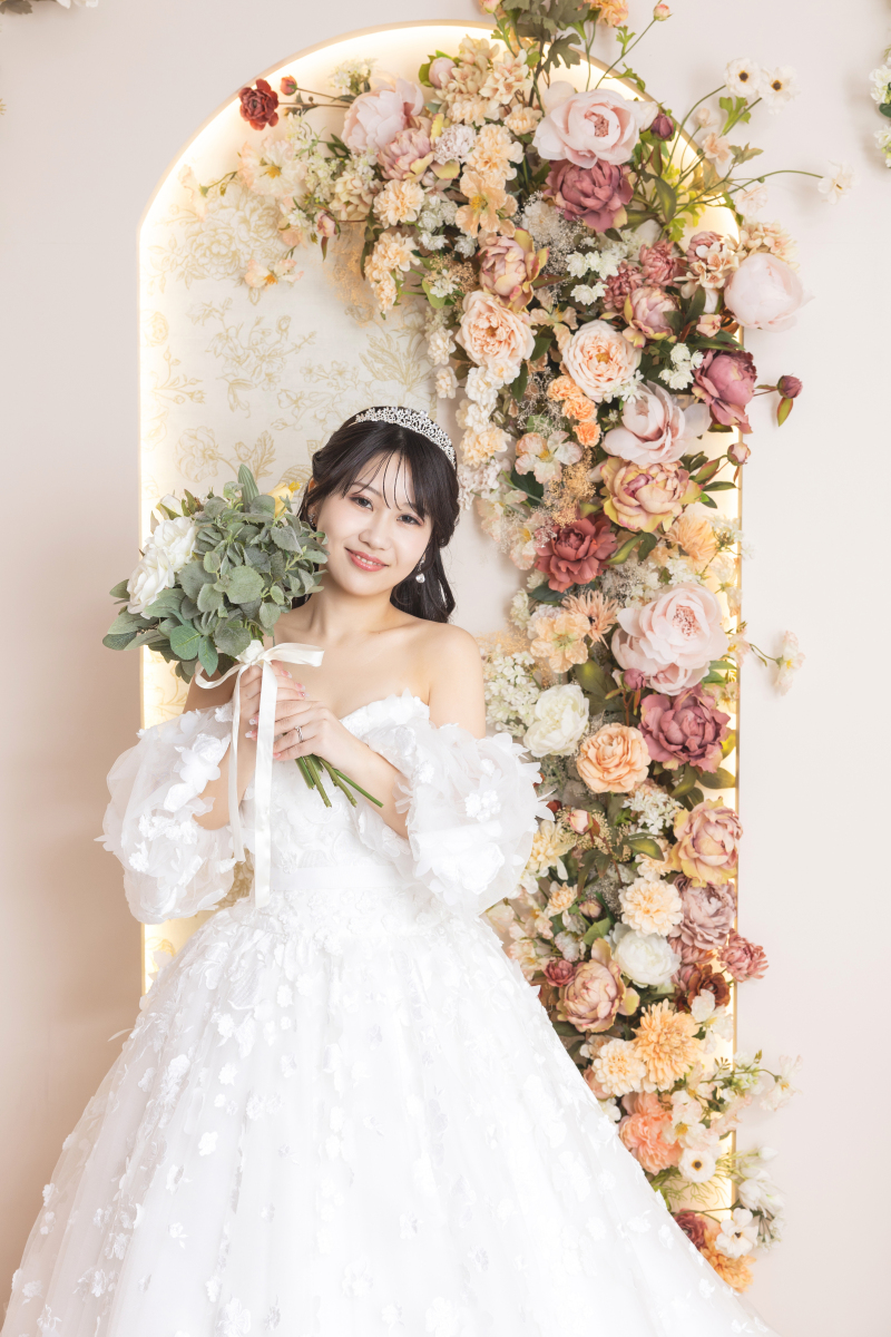 ご新婦様のソロショットは華やかに✿