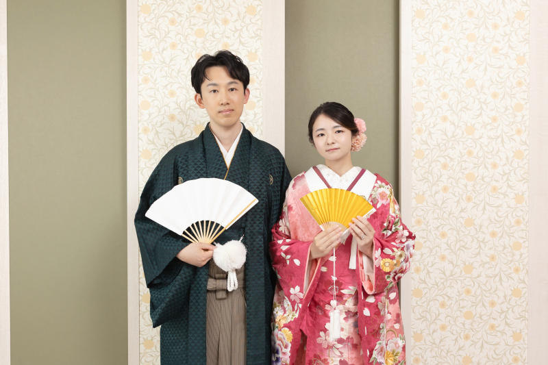 扇子を使って