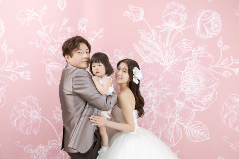 ピンクの背景で可愛さプラス♡