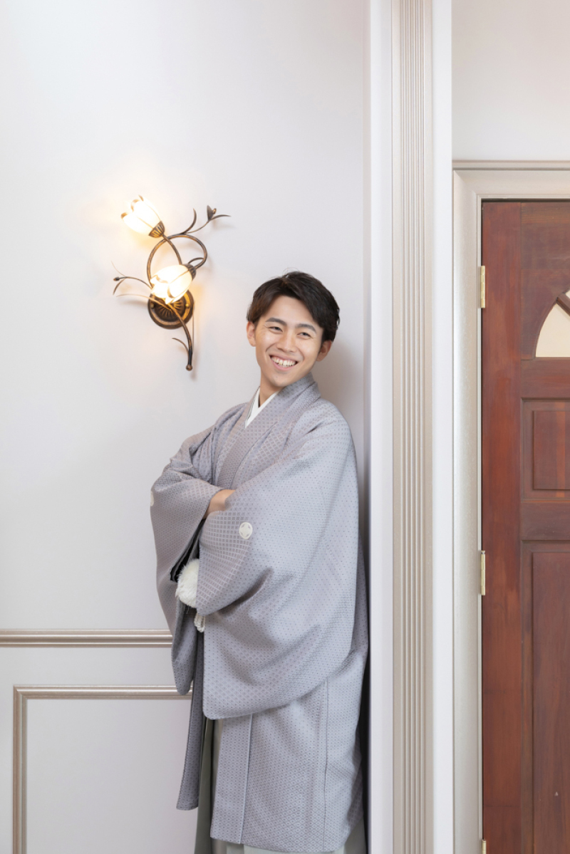 ライト下での新郎様ソロカット