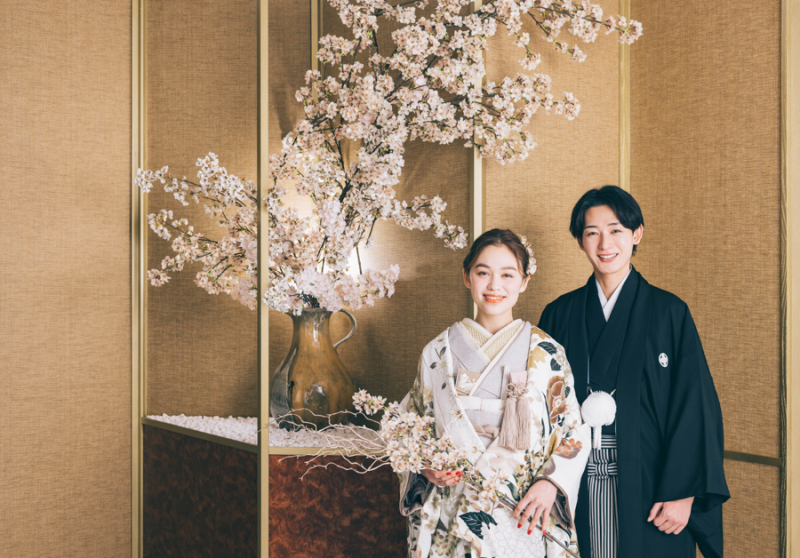 【通常価格258,000円(税抜)が期間限定で5万円OFF!】【衣裳2着選び放題】和装洋装スタジオ撮影24Pアルバム付きプラン