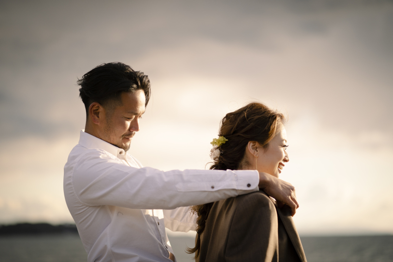 優しい笑顔でお2人らしさがあふれる瞬間を撮影