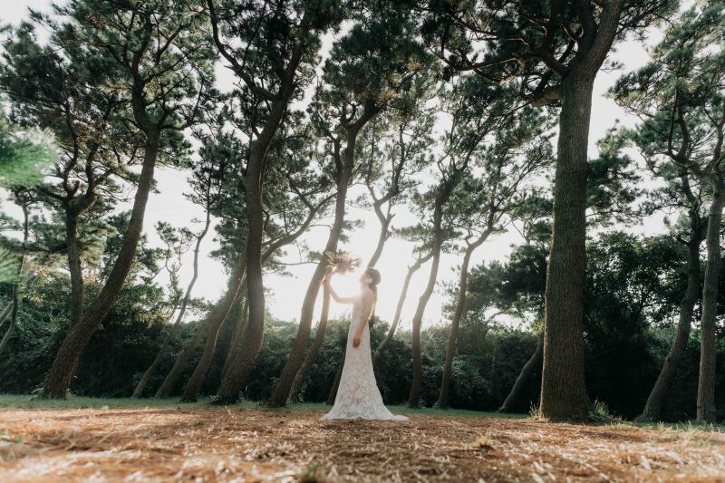 【城ヶ島:前撮りパックプラン】結婚式で使えるオープニングムービー&ウェルカムボードが付いてくる!!