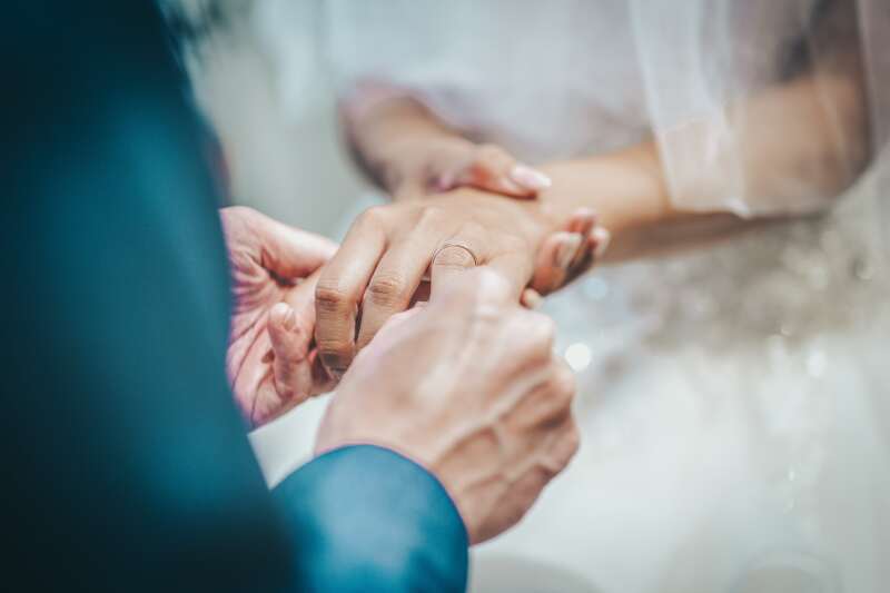 【チャペル&東京駅】2箇所で撮影するフォト&ムービープラン!さらにドレス2着目無料!!