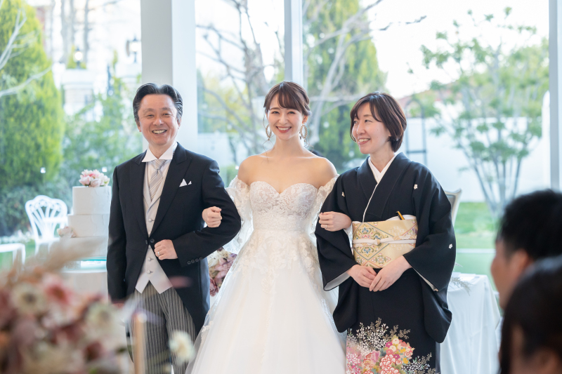 ゲストを招いて、本物のチャペルで叶える特別な撮影