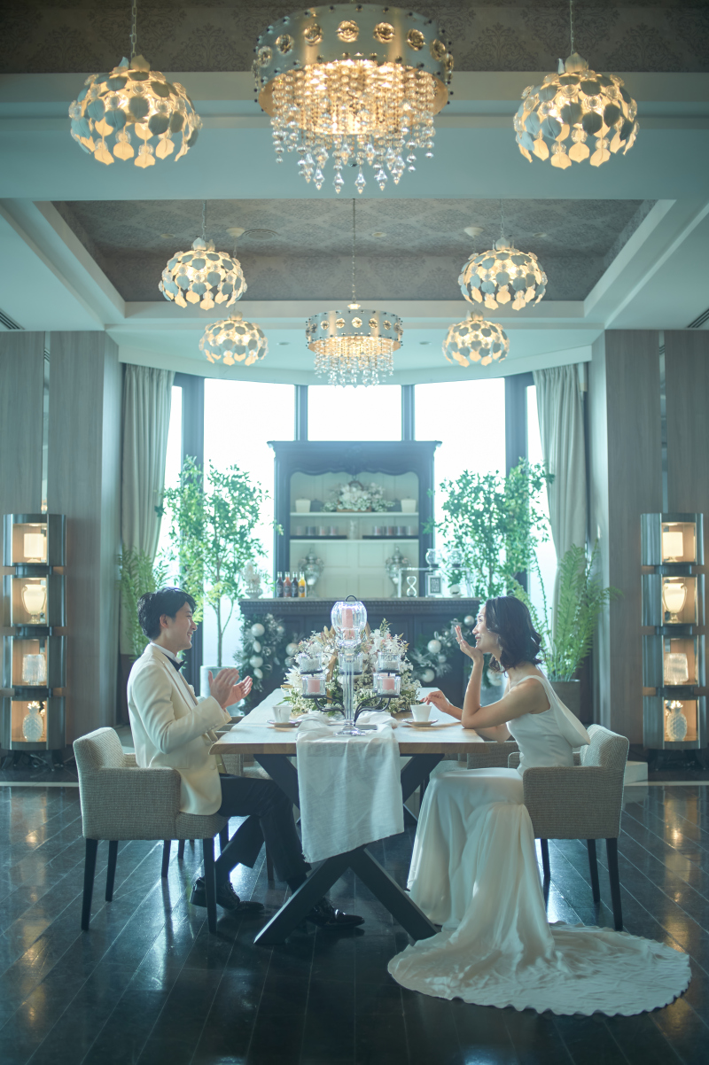 披露宴会場・エントランス・ガーデンで残す特別な一枚