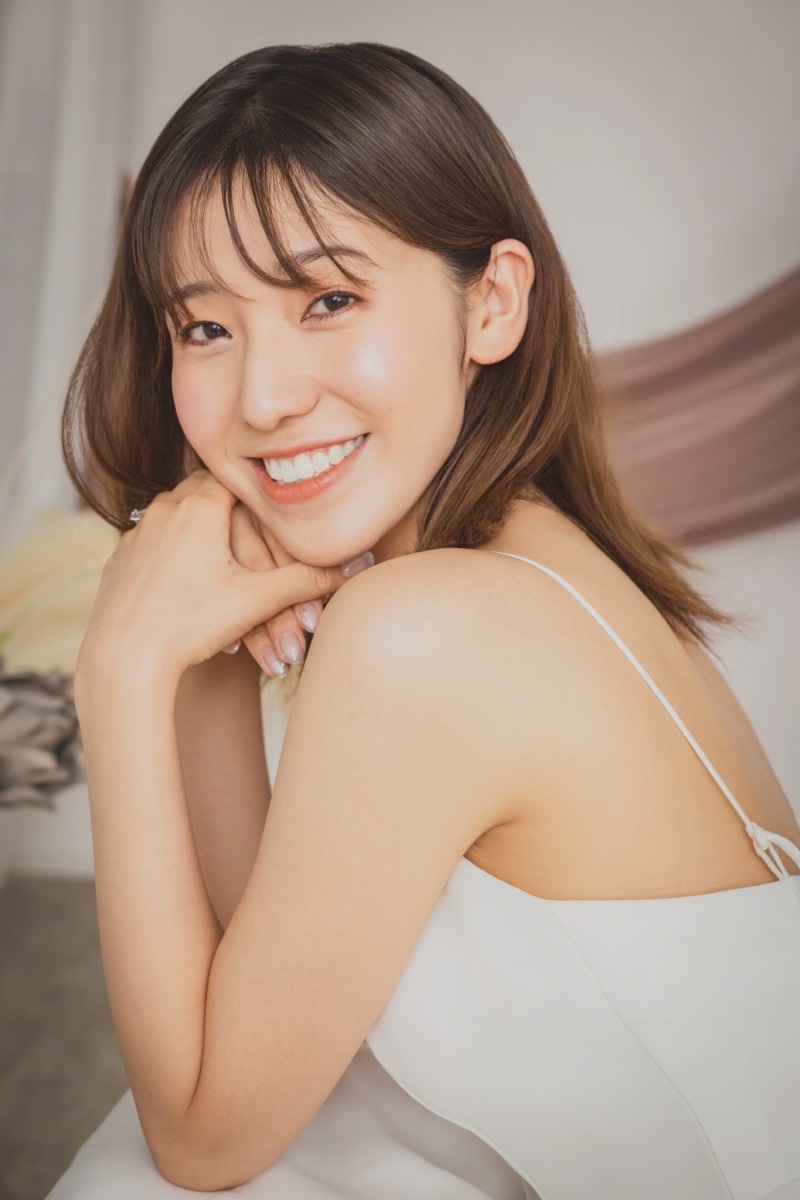 撮影イメージに合わせて、ヘアメイクはナチュラルに