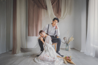 スタジオ撮影／同スタジオでテイストの違う２パターンを撮影しました。