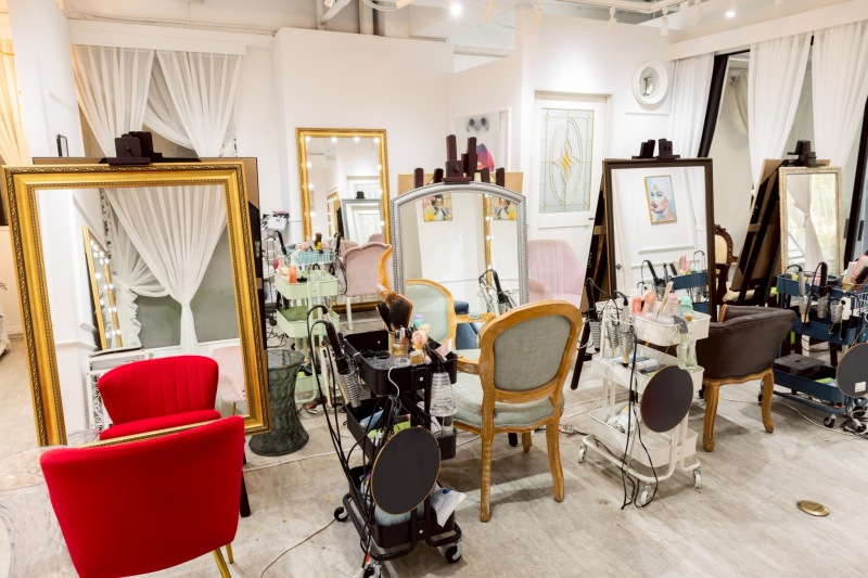 お支度は品川駅のサロンにて。荷物少なく出発!!