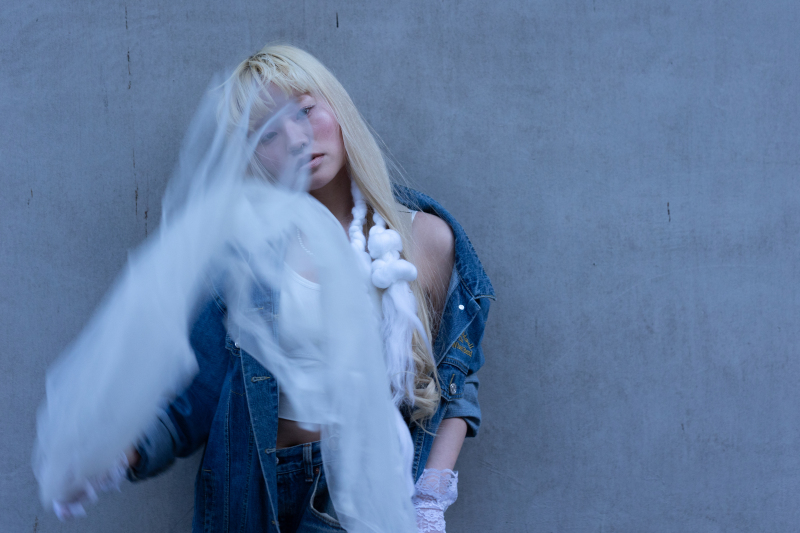 個性が光るデニムドレスアップ!