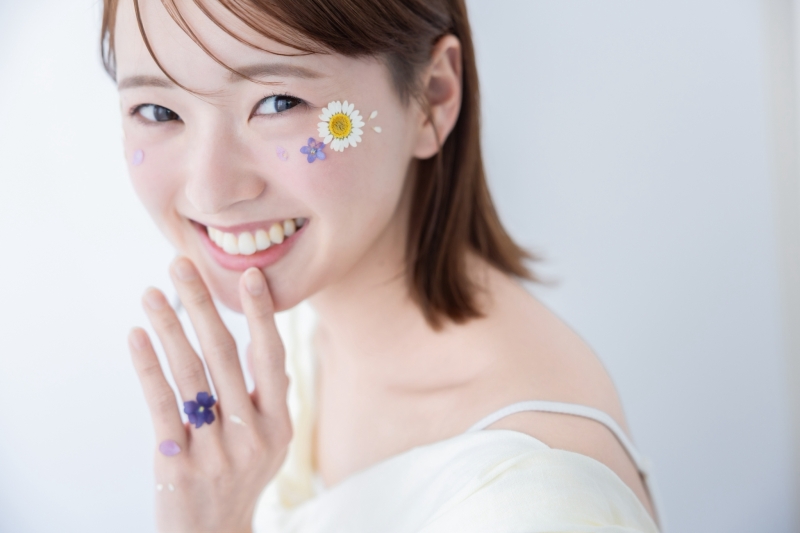 ナチュラル・モード・フェミニン、どんなタイプのご希望にもお応えいたします。衣装・ブーケの持ち方、指先の開き方、細かなところまでこだわり、雰囲気にあったお写真い仕上げていきます。