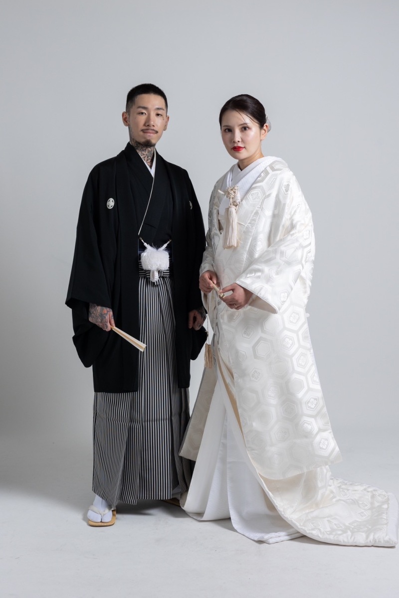 和装スタジオ撮影【FOURSIS&CO.】の衣裳をご準備‼︎専用サロンで衣装合わせ◎着物・小物一式・着付け・ヘアメイク全部込み♪
