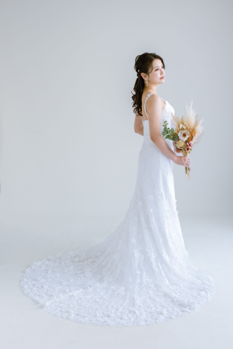 洋装スタジオ撮影【FOURSIS&CO.】のドレスをご用意‼︎専用サロンにて衣装合わせ◎選べるドレス・小物・ヘアメイク全て込み♪
