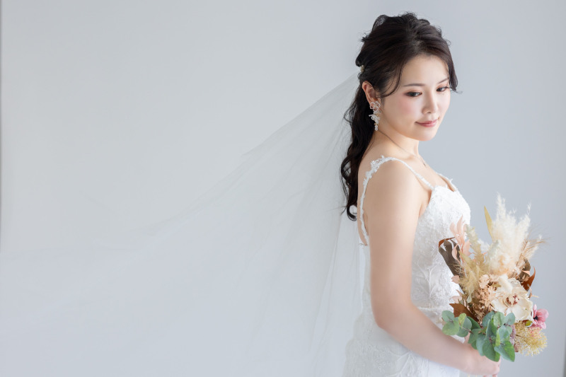 洋装スタジオ撮影【FOURSIS&CO.】のドレスをご用意‼︎専用サロンにて衣装合わせ◎選べるドレス・小物・ヘアメイク全て込み♪