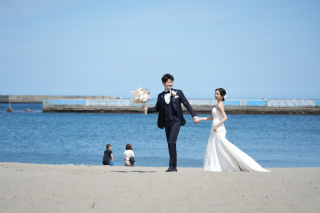 【熱海サンビーチフォト】全部込み｜衣裳・ヘアメイク・着付・撮影｜通常価格 220,000円 &rarr; 期間限定価格 165,000円